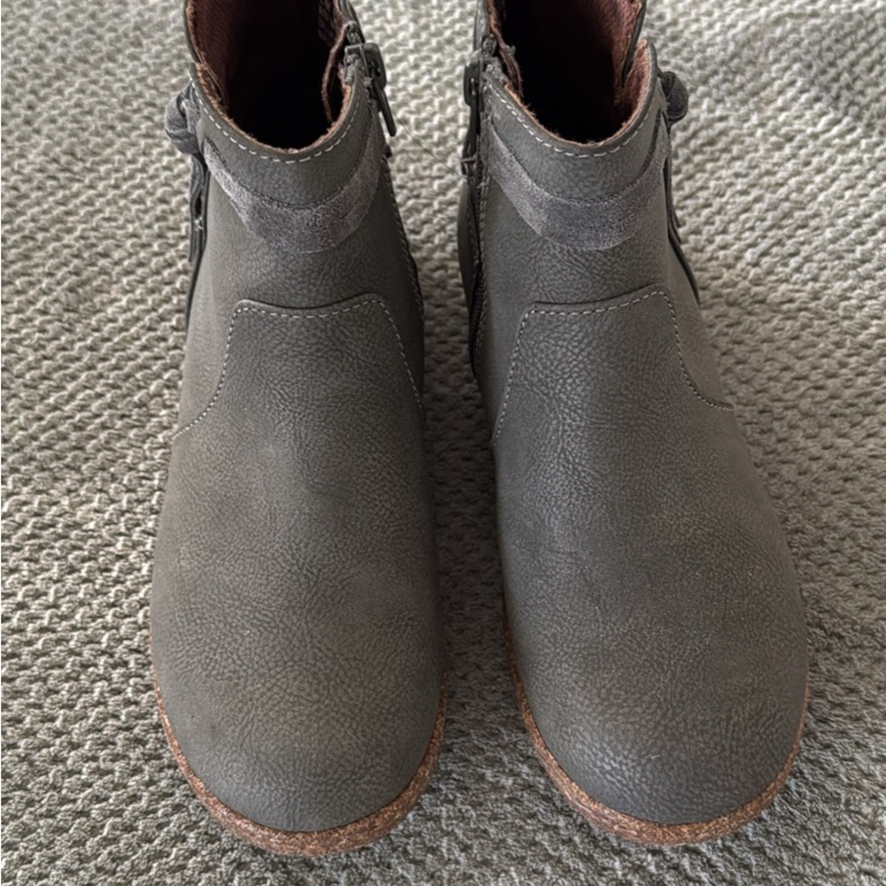 BOC Gray Ankle Boots with side zipper